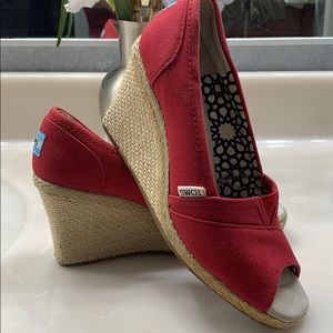 TOMS WEDGE ESPADRILLES, red